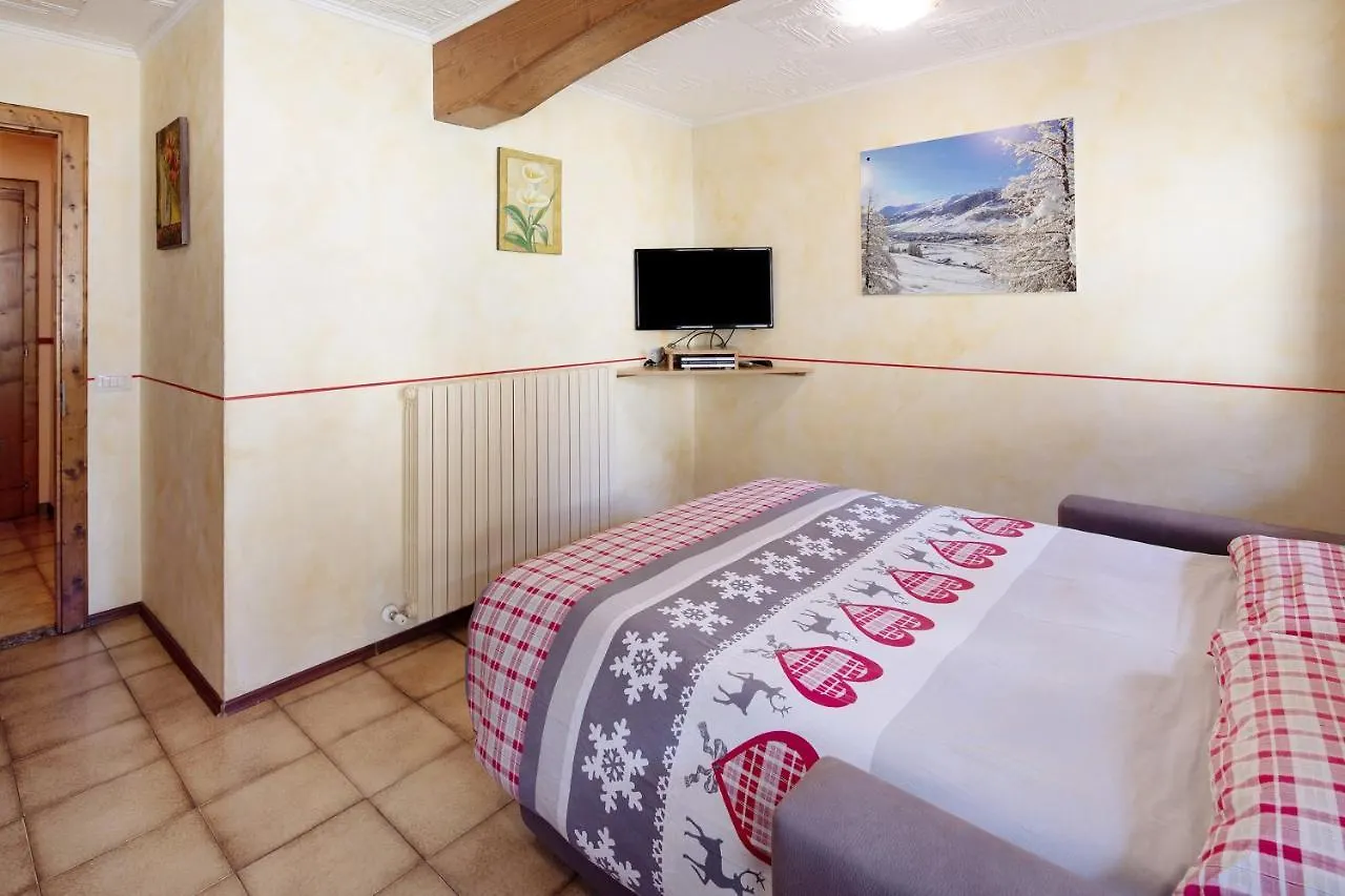 Appartamenti Arcobaleno Rosso Livigno Apartment