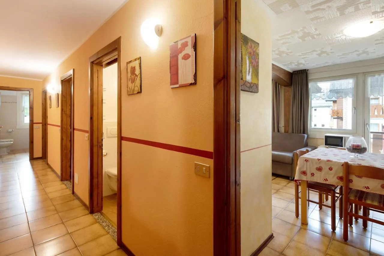 Appartamenti Arcobaleno Rosso Livigno 0*,