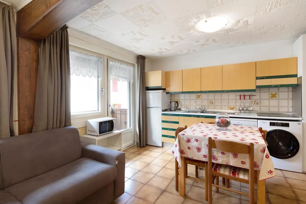 Apartment Appartamenti Arcobaleno Rosso Livigno Italien