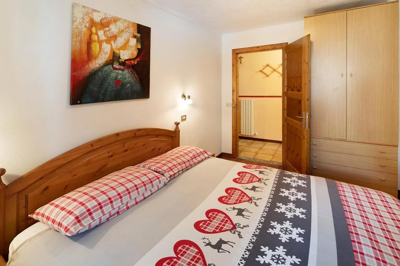 Appartamenti Arcobaleno Rosso Livigno 0*,