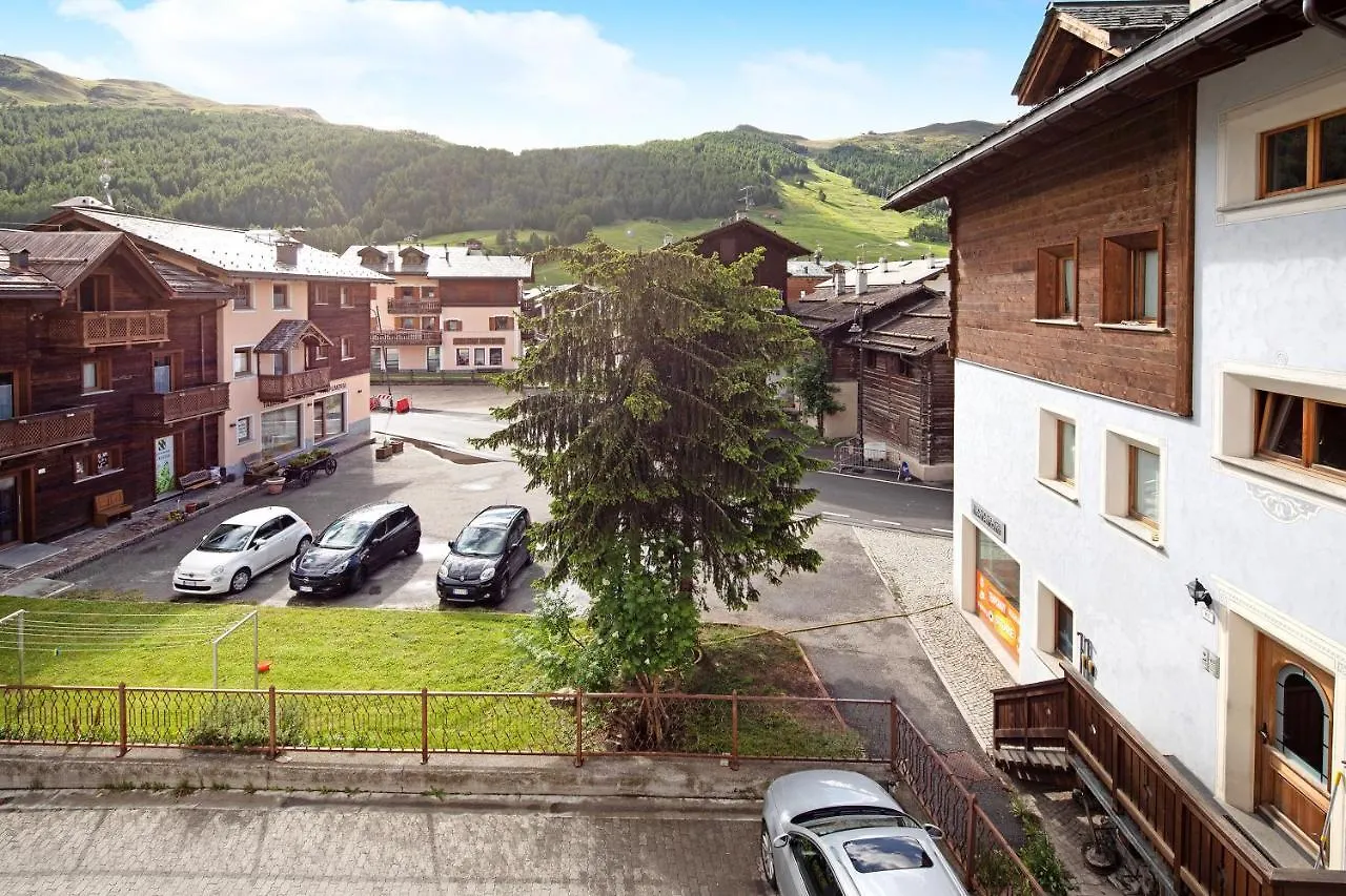 Apartment Appartamenti Arcobaleno Rosso Livigno
